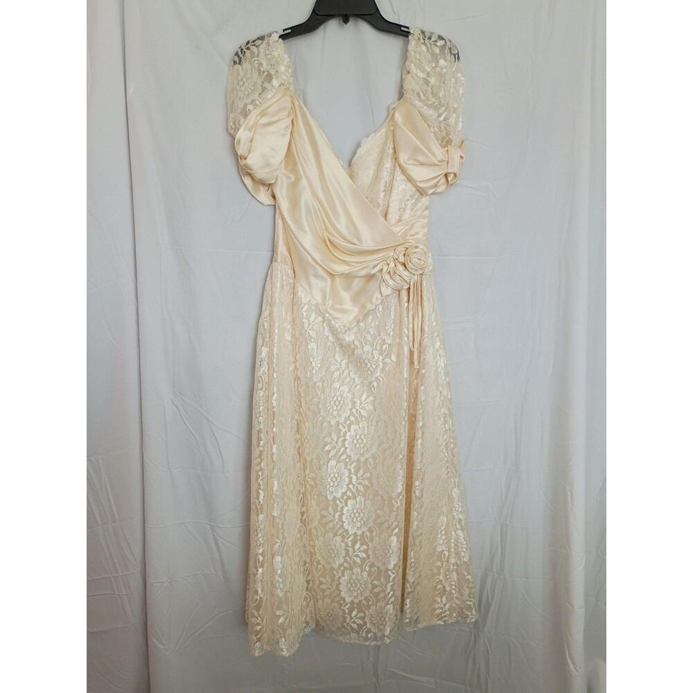 Vintage 1980s Ivory Lace off the Shoulder Dress Prom Wedding Bridal